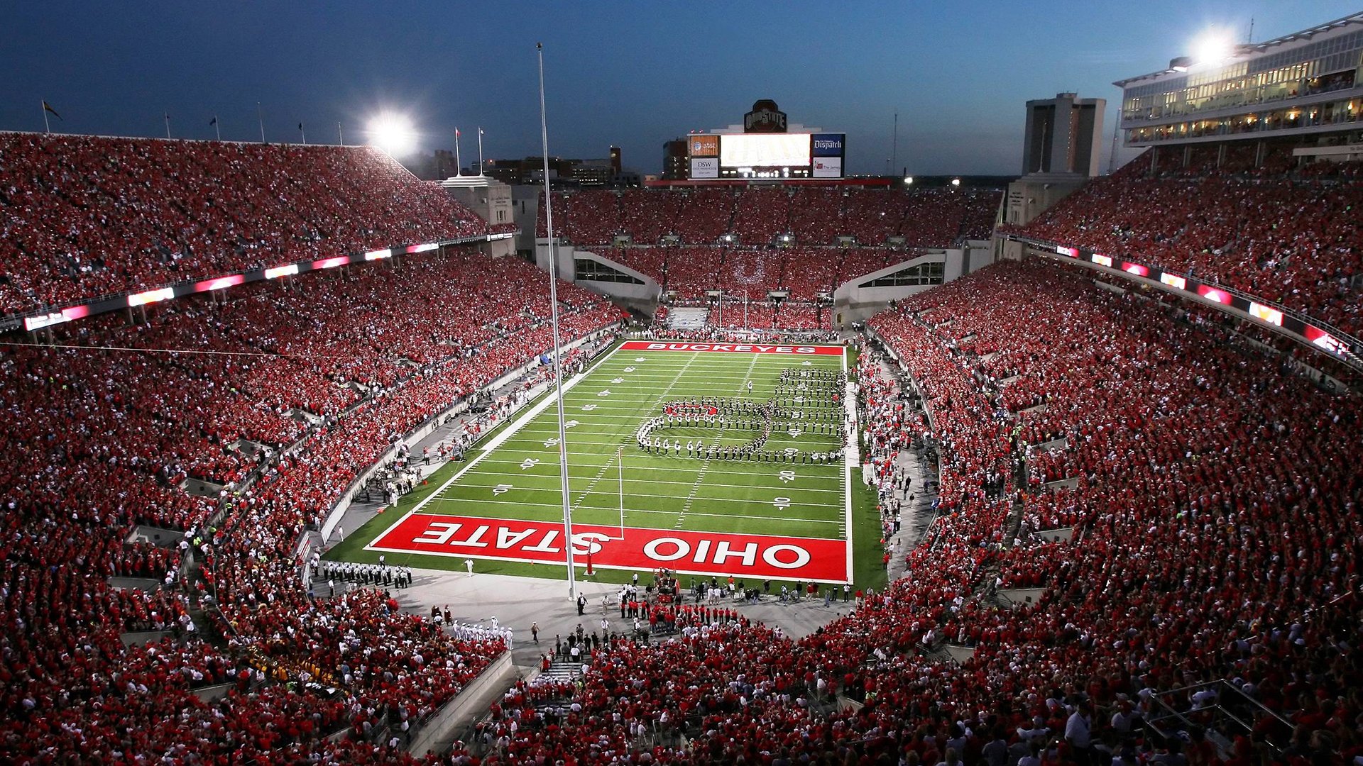 “高原疯狂:雪山之巅的极限比拼”,雪山高峰